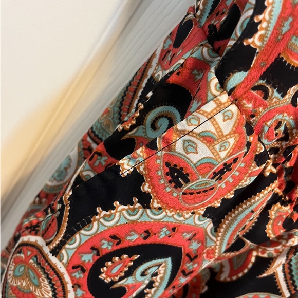 Tommy Hilfiger Med Dress elastic at the waist. Minor flaw on the left shoulder - Picture 4 of 6